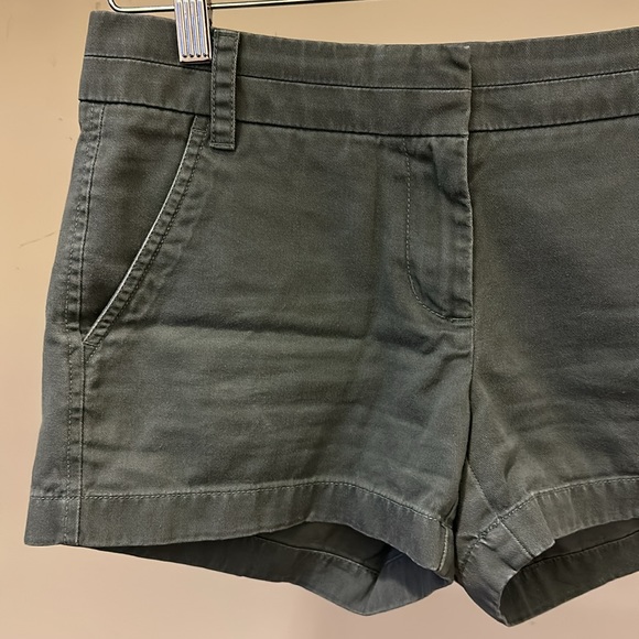 New J. Crew 3" chino short City Fit 100% cotton broken in khaki classic shorts - Picture 4 of 9